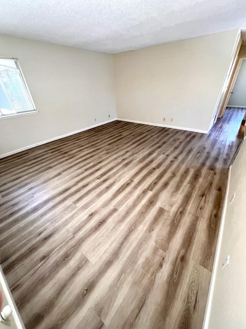 Detail Gallery Image 6 of 27 For 1379 Mcquesten Dr #D,  San Jose,  CA 95122 - 2 Beds | 1 Baths