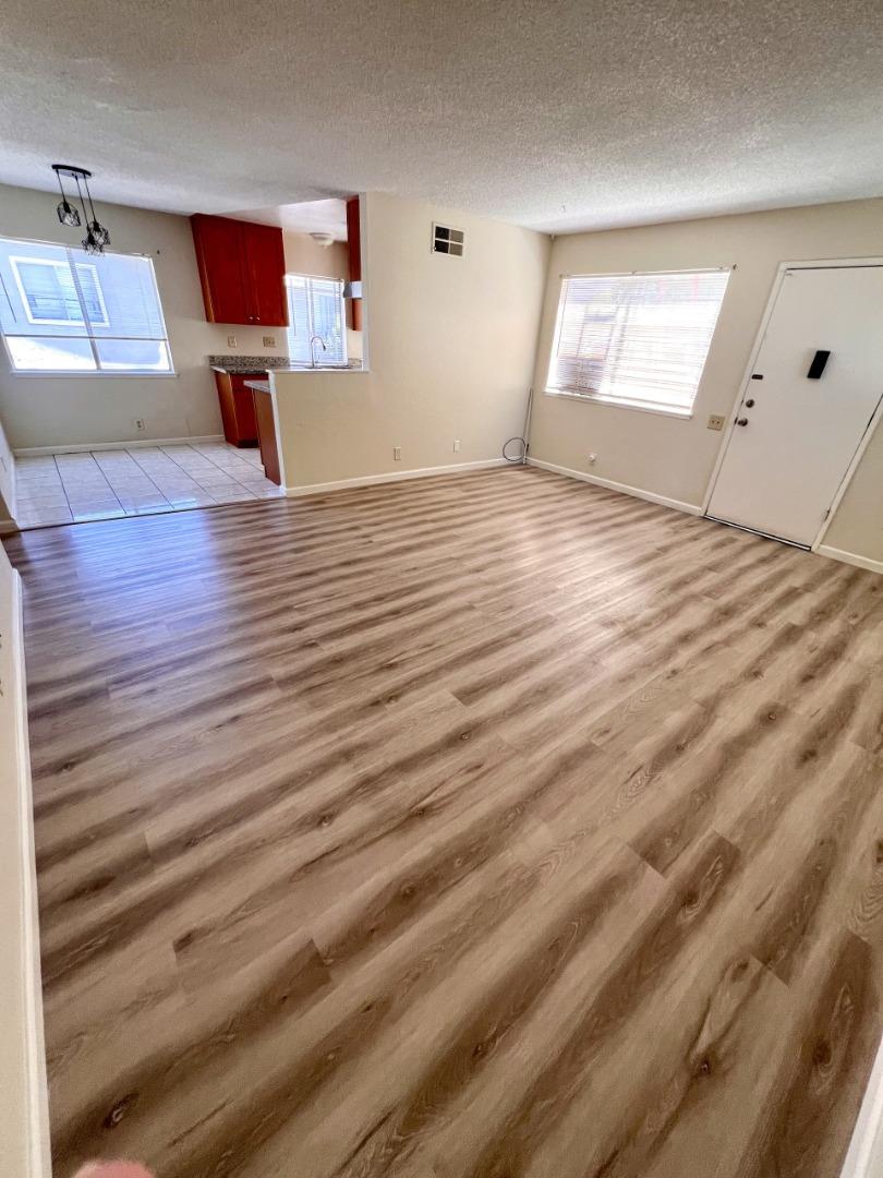 Detail Gallery Image 9 of 27 For 1379 Mcquesten Dr #D,  San Jose,  CA 95122 - 2 Beds | 1 Baths