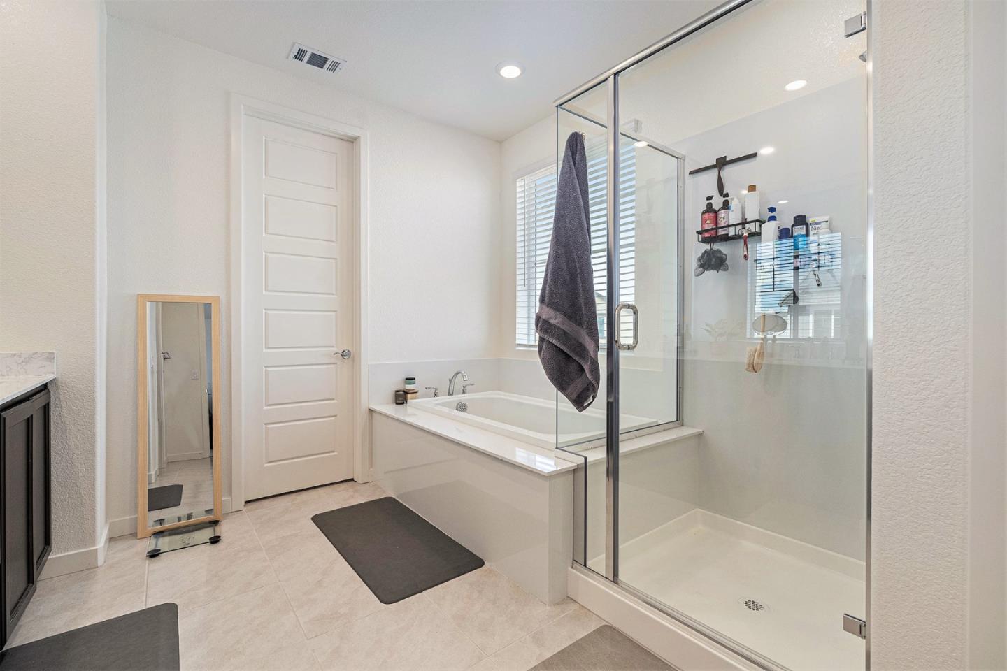 Detail Gallery Image 19 of 38 For 5485 Spring Mountain Ln, Antioch,  CA 94531 - 4 Beds | 3 Baths