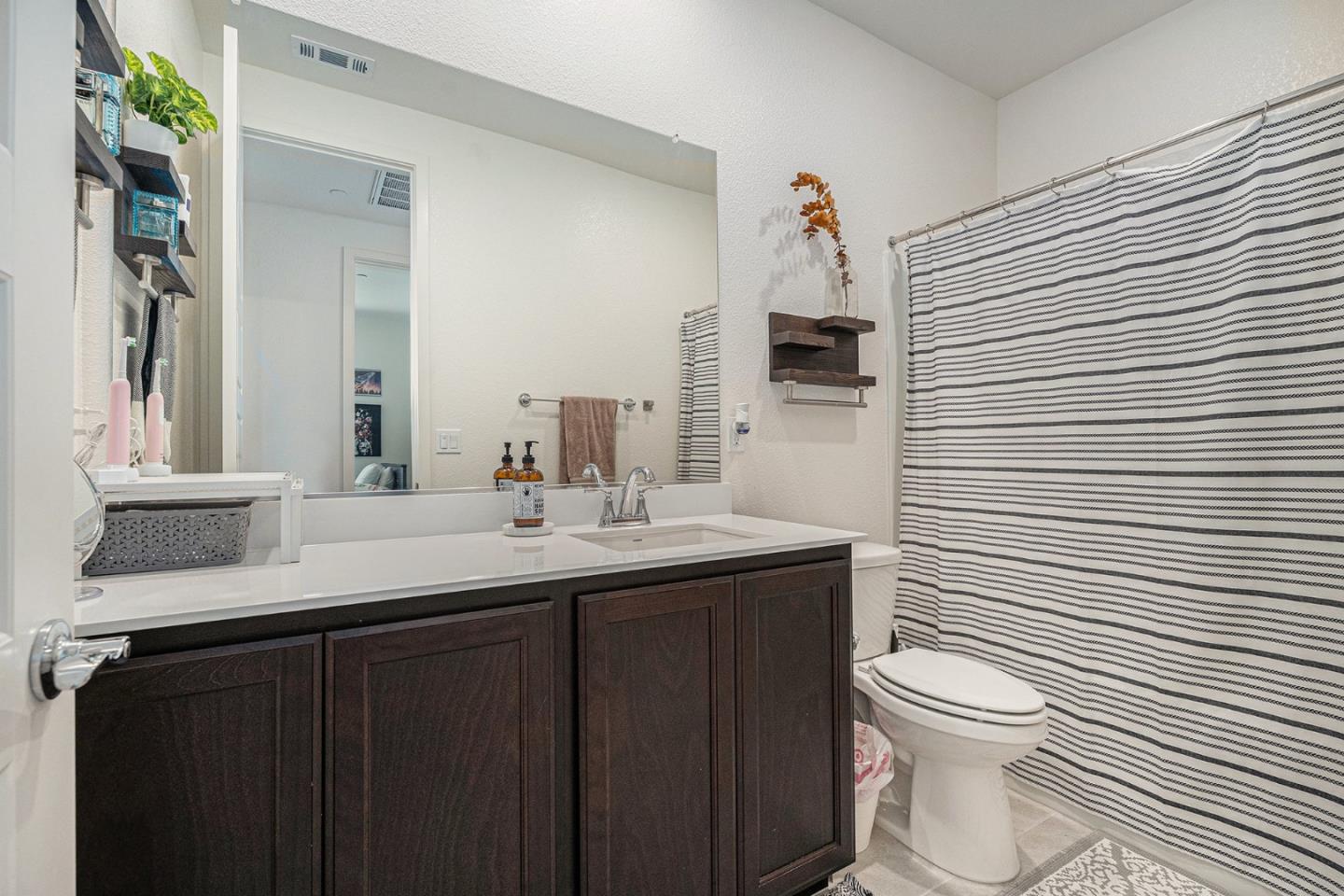 Detail Gallery Image 25 of 38 For 5485 Spring Mountain Ln, Antioch,  CA 94531 - 4 Beds | 3 Baths