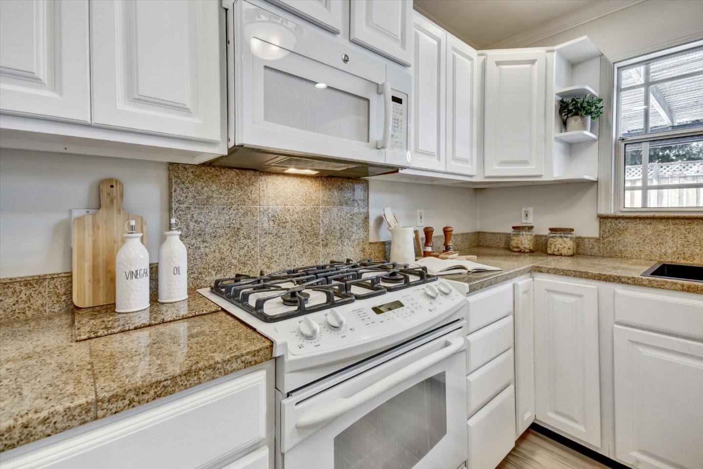 Detail Gallery Image 11 of 33 For 4799 Montreal Dr, San Jose,  CA 95130 - 3 Beds | 2 Baths