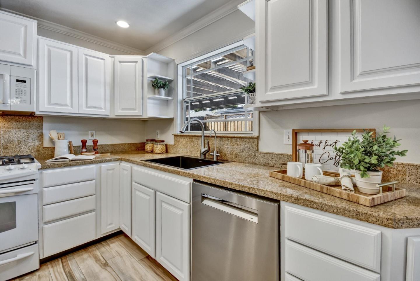 Detail Gallery Image 12 of 33 For 4799 Montreal Dr, San Jose,  CA 95130 - 3 Beds | 2 Baths