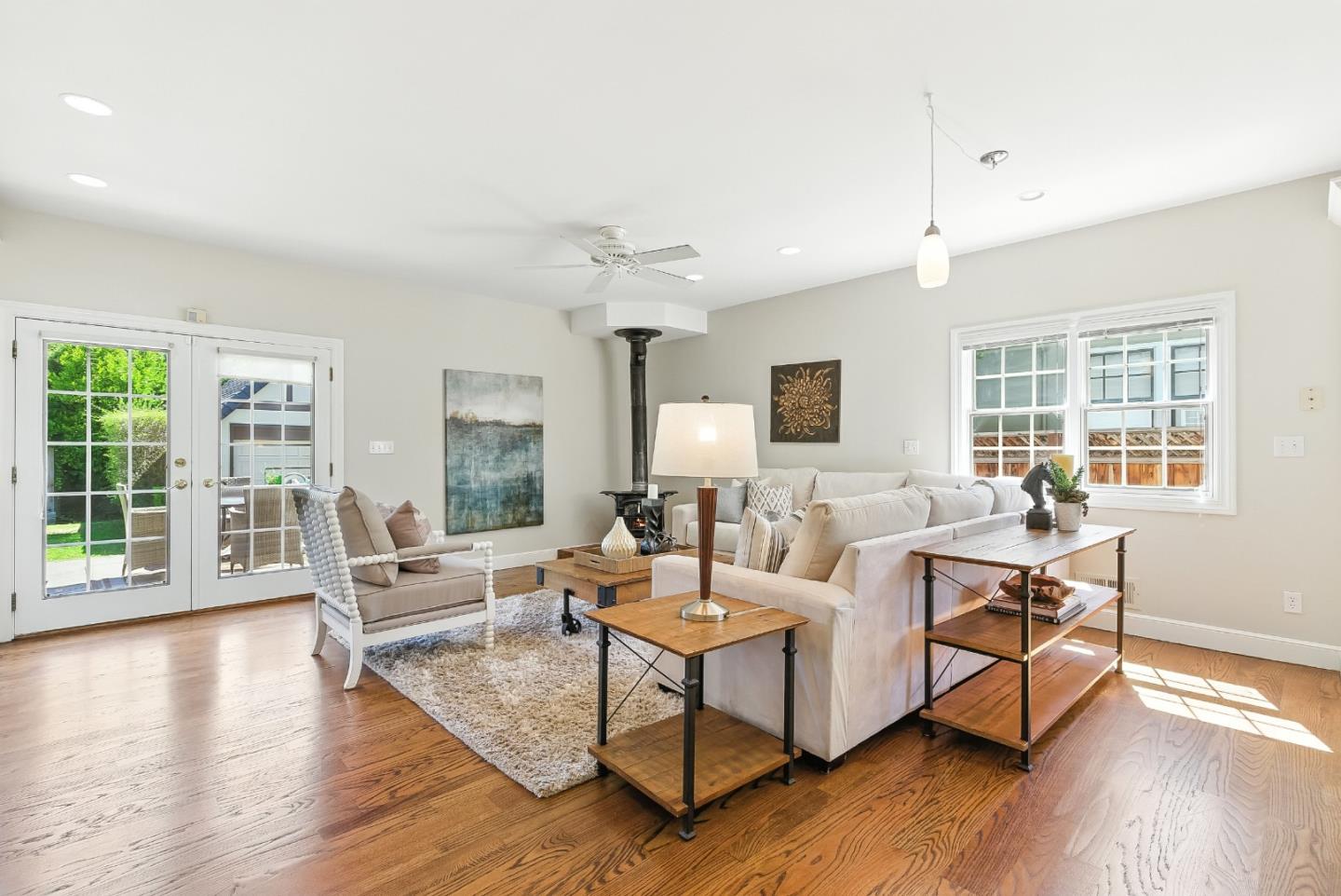 Detail Gallery Image 19 of 56 For 158 Oakdale St, Redwood City,  CA 94062 - 4 Beds | 4 Baths