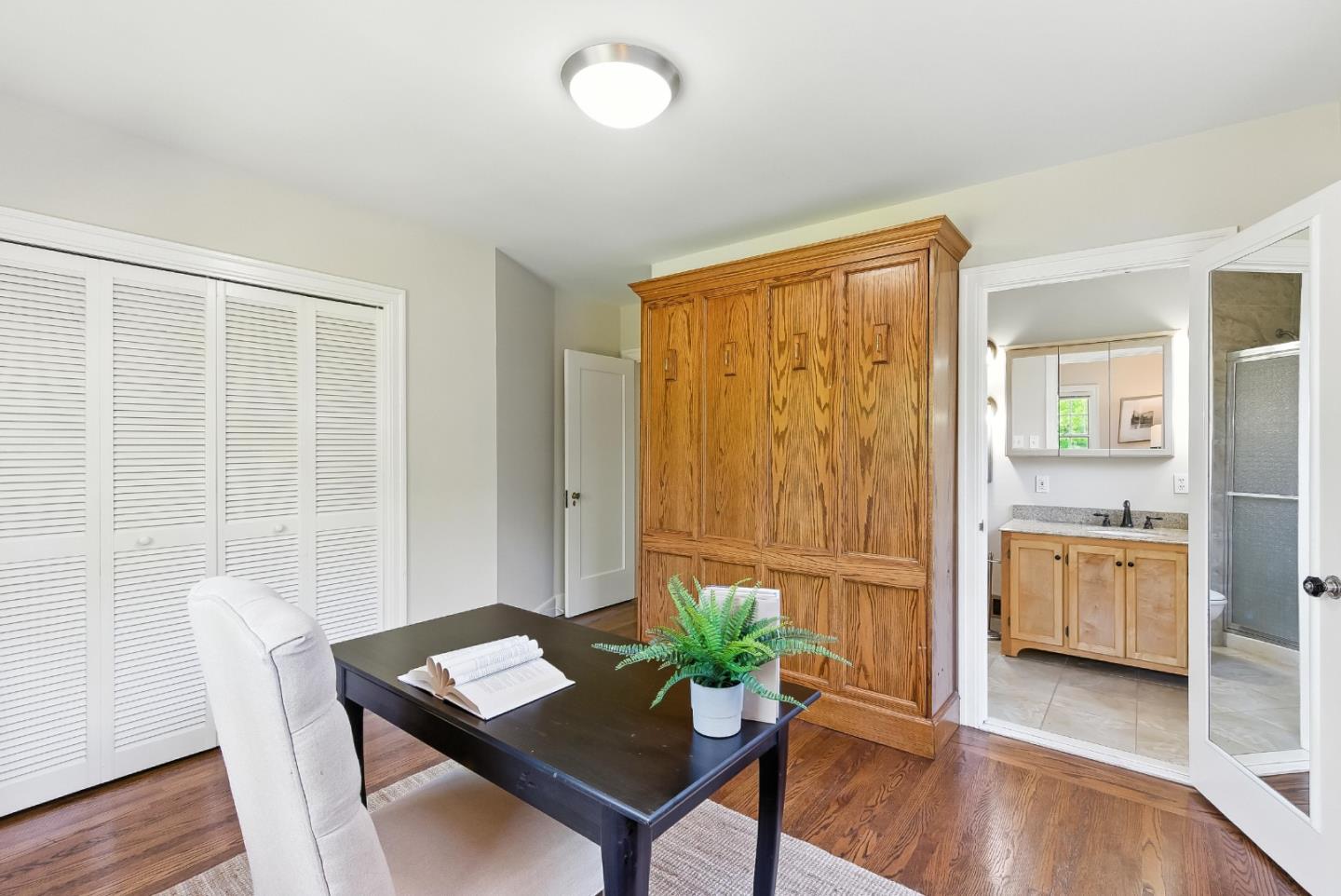 Detail Gallery Image 21 of 56 For 158 Oakdale St, Redwood City,  CA 94062 - 4 Beds | 4 Baths
