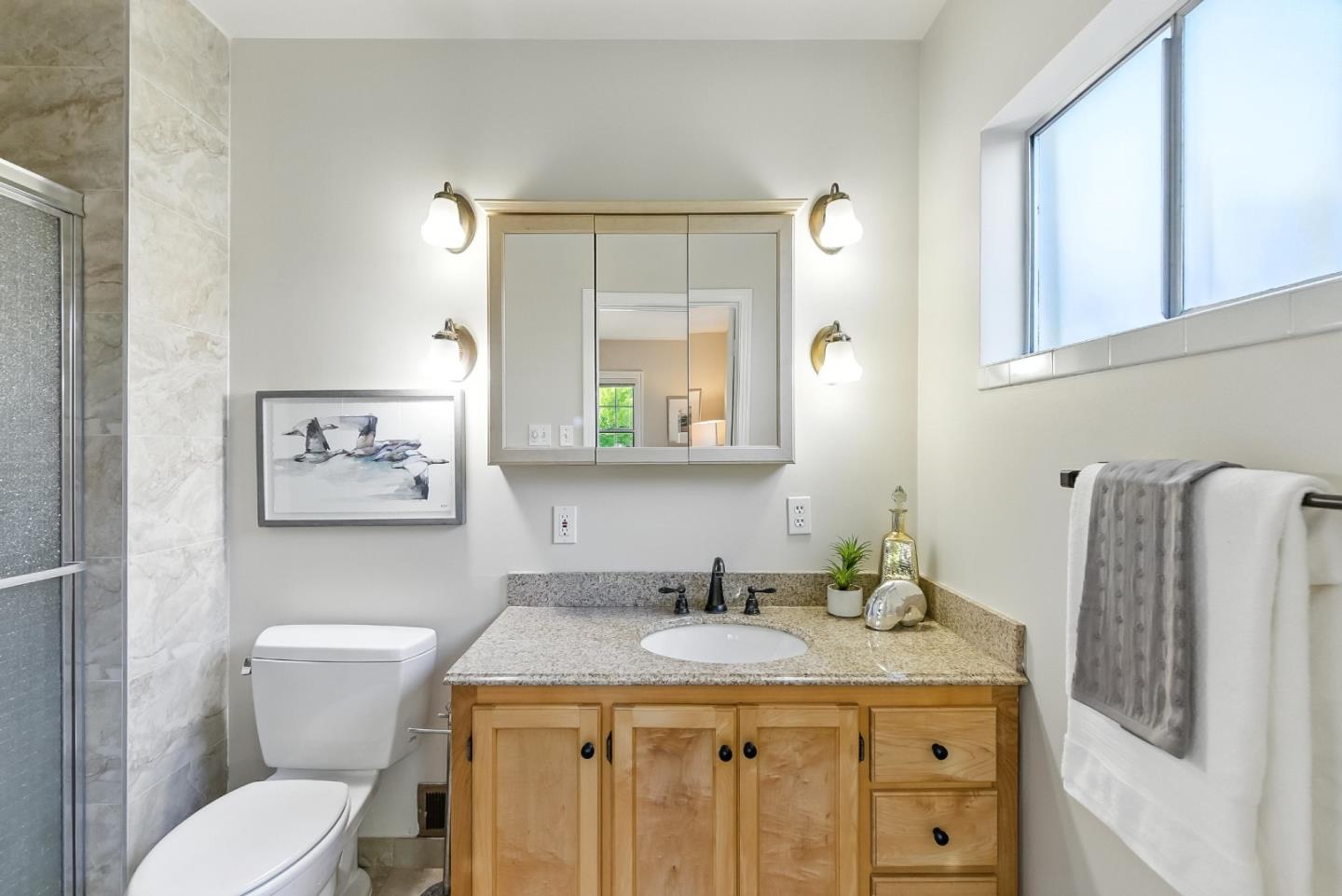 Detail Gallery Image 23 of 56 For 158 Oakdale St, Redwood City,  CA 94062 - 4 Beds | 4 Baths