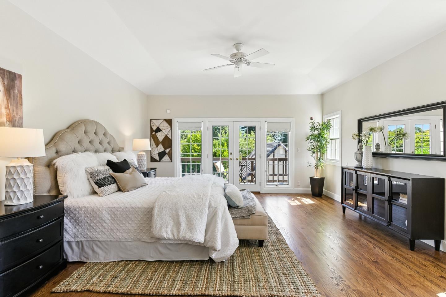 Detail Gallery Image 36 of 56 For 158 Oakdale St, Redwood City,  CA 94062 - 4 Beds | 4 Baths