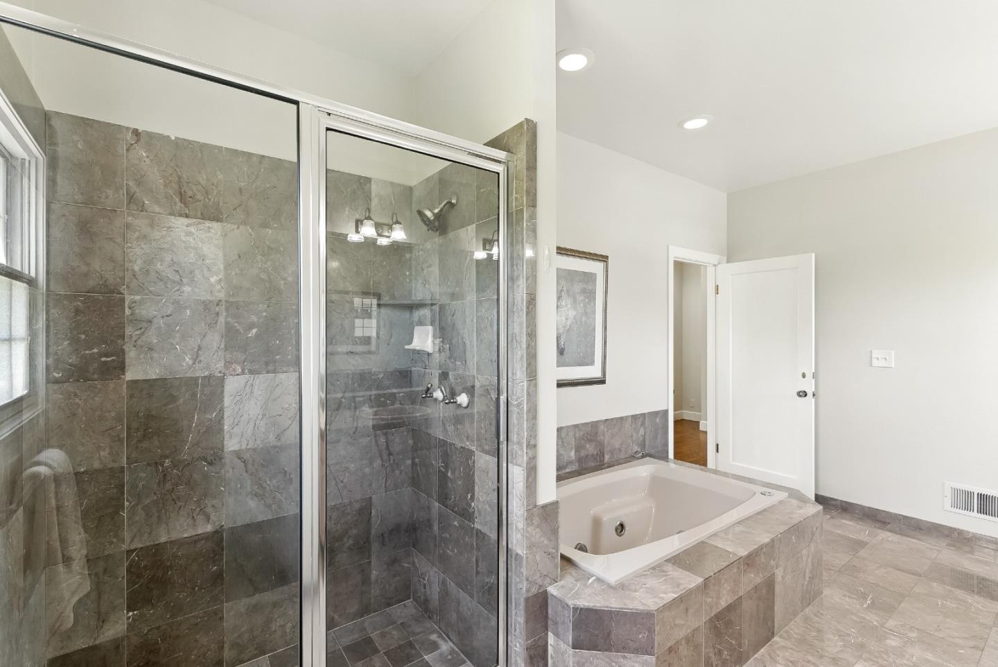 Detail Gallery Image 43 of 56 For 158 Oakdale St, Redwood City,  CA 94062 - 4 Beds | 4 Baths