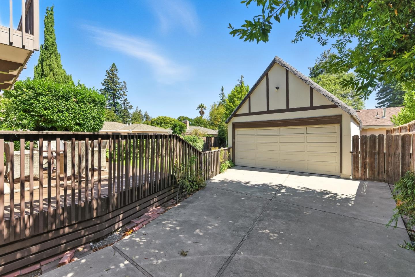 Detail Gallery Image 6 of 56 For 158 Oakdale St, Redwood City,  CA 94062 - 4 Beds | 4 Baths