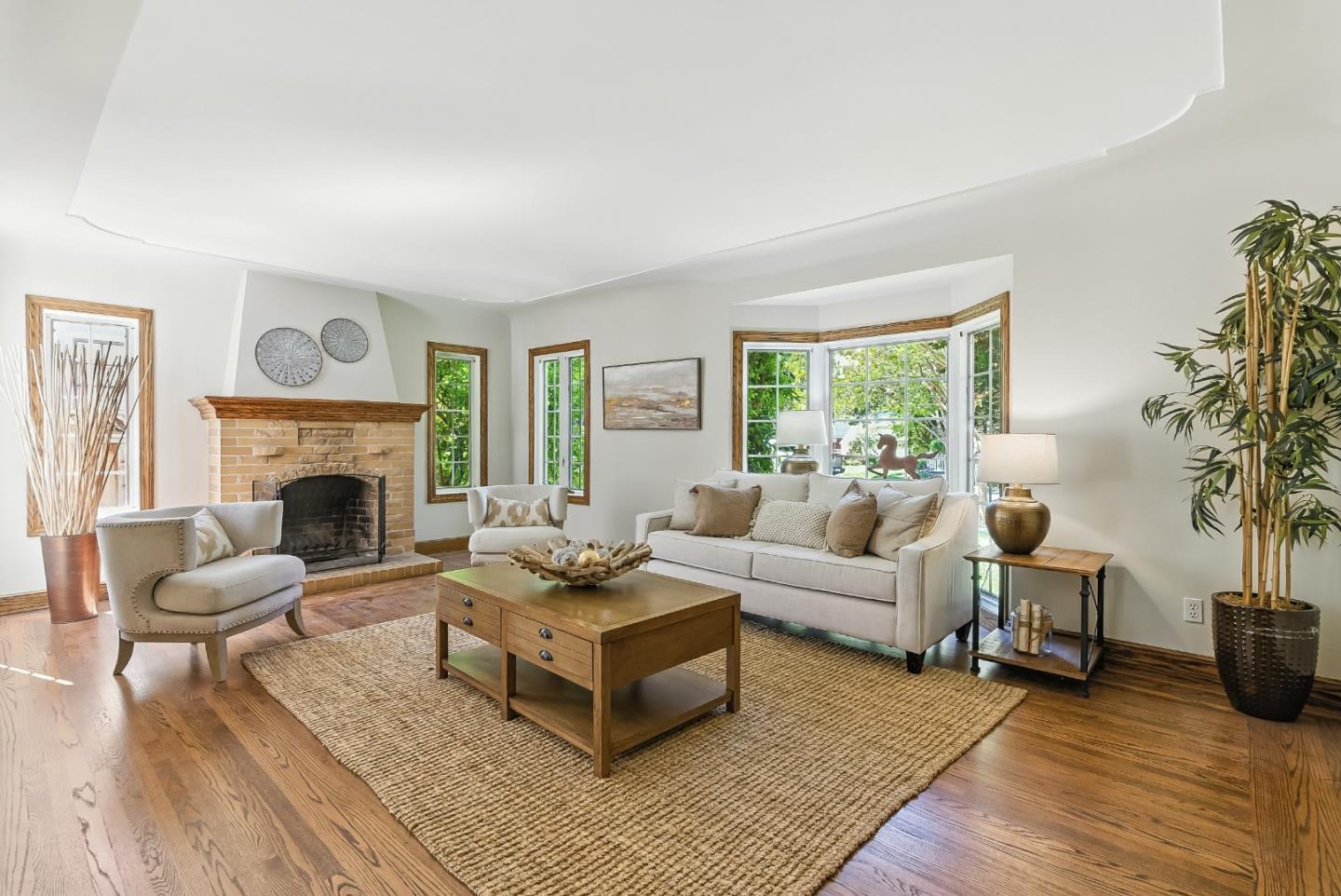 Detail Gallery Image 8 of 56 For 158 Oakdale St, Redwood City,  CA 94062 - 4 Beds | 4 Baths