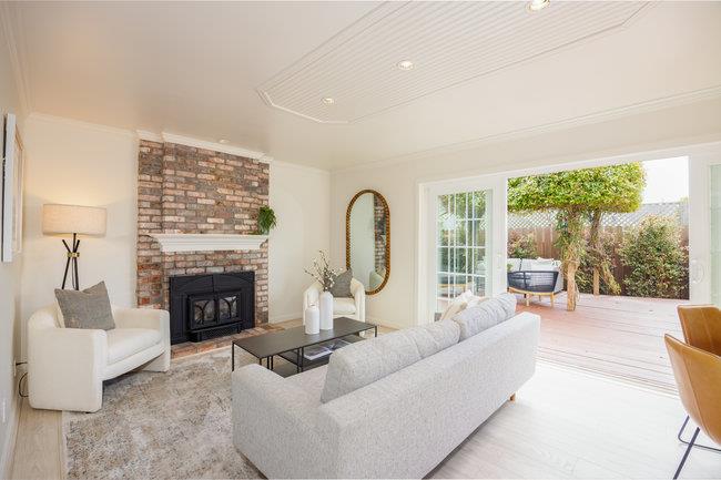 Detail Gallery Image 9 of 29 For 340 Shelter Cove Dr, El Granada,  CA 94018 - 4 Beds | 3 Baths