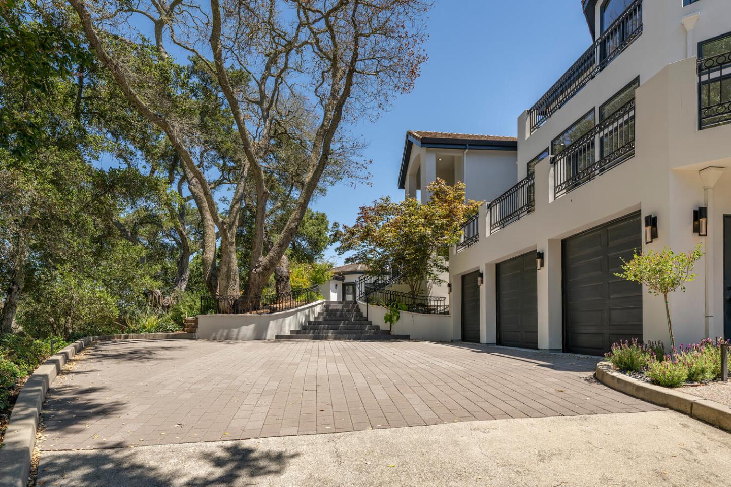 Detail Gallery Image 13 of 91 For 333 Raymundo Dr, Woodside,  CA 94062 - 4 Beds | 4/1 Baths