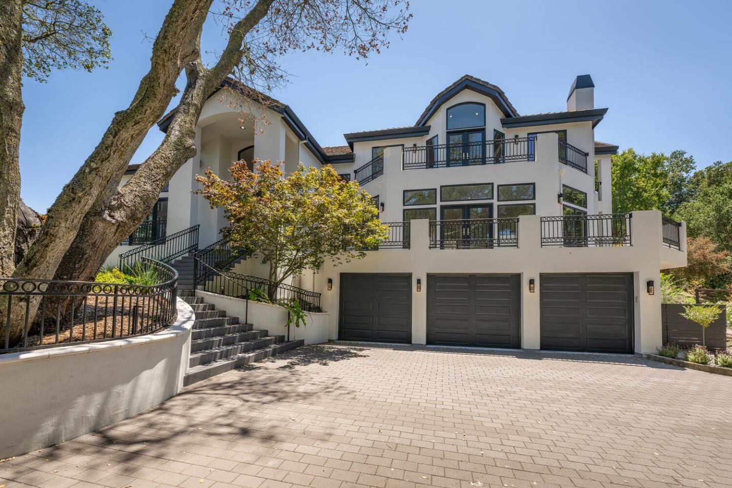 Detail Gallery Image 14 of 91 For 333 Raymundo Dr, Woodside,  CA 94062 - 4 Beds | 4/1 Baths