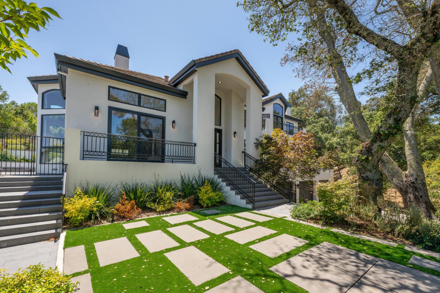 Detail Gallery Image 19 of 91 For 333 Raymundo Dr, Woodside,  CA 94062 - 4 Beds | 4/1 Baths