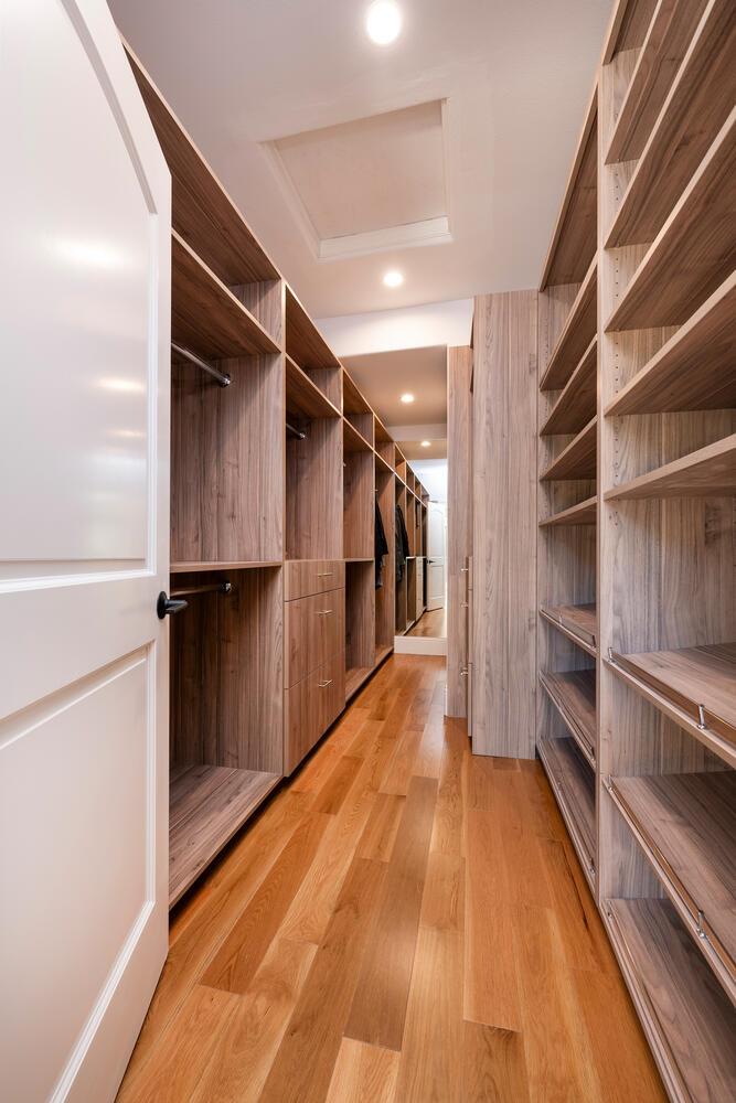 Detail Gallery Image 44 of 91 For 333 Raymundo Dr, Woodside,  CA 94062 - 4 Beds | 4/1 Baths
