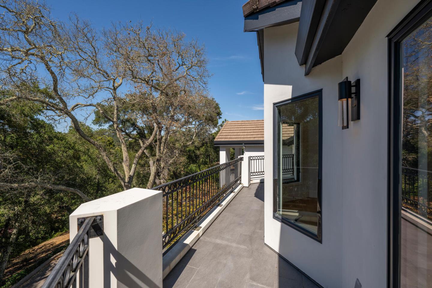 Detail Gallery Image 47 of 91 For 333 Raymundo Dr, Woodside,  CA 94062 - 4 Beds | 4/1 Baths