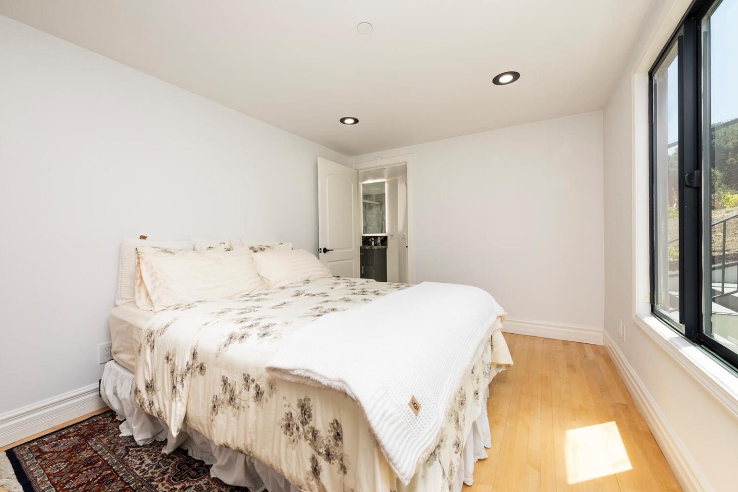 Detail Gallery Image 55 of 91 For 333 Raymundo Dr, Woodside,  CA 94062 - 4 Beds | 4/1 Baths