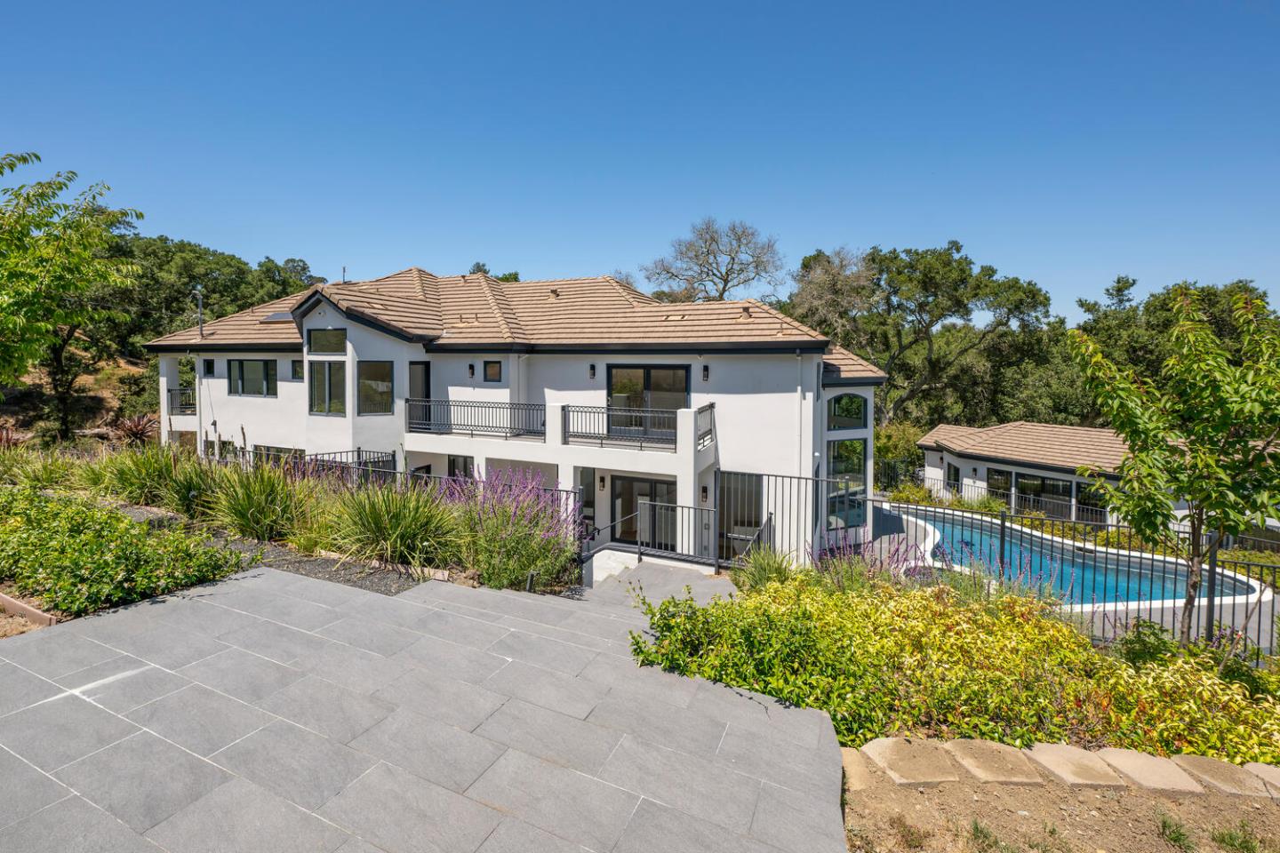 Detail Gallery Image 60 of 91 For 333 Raymundo Dr, Woodside,  CA 94062 - 4 Beds | 4/1 Baths