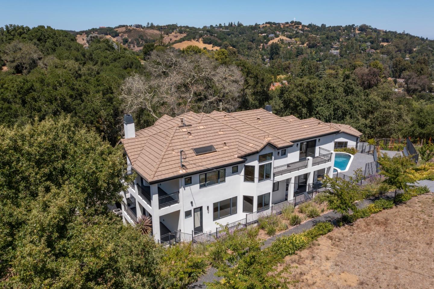 Detail Gallery Image 71 of 91 For 333 Raymundo Dr, Woodside,  CA 94062 - 4 Beds | 4/1 Baths