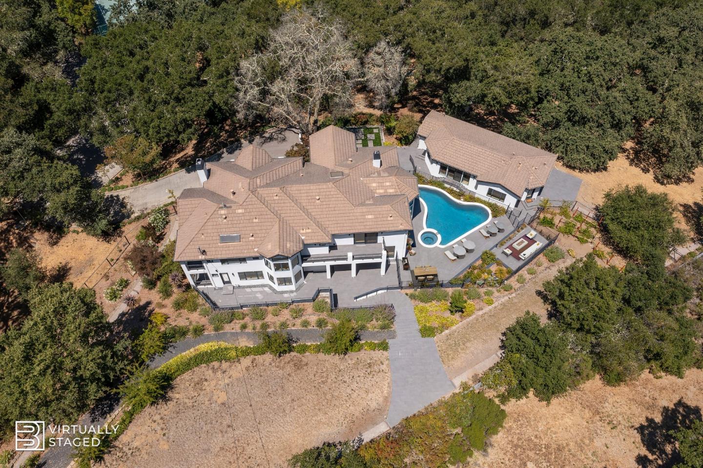 Detail Gallery Image 73 of 91 For 333 Raymundo Dr, Woodside,  CA 94062 - 4 Beds | 4/1 Baths
