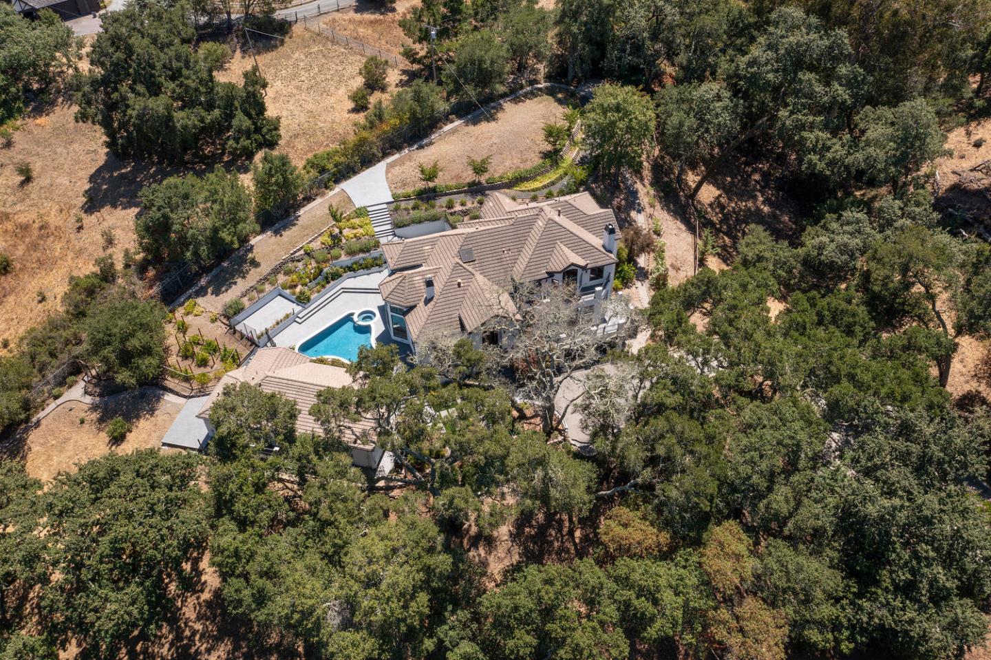 Detail Gallery Image 74 of 91 For 333 Raymundo Dr, Woodside,  CA 94062 - 4 Beds | 4/1 Baths