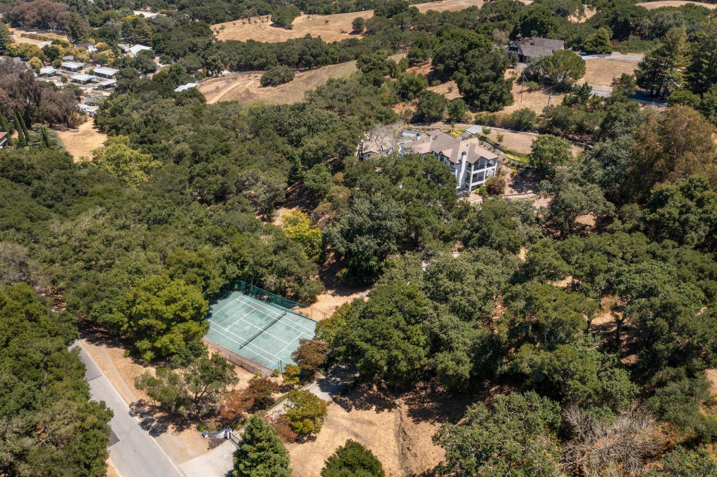 Detail Gallery Image 75 of 91 For 333 Raymundo Dr, Woodside,  CA 94062 - 4 Beds | 4/1 Baths