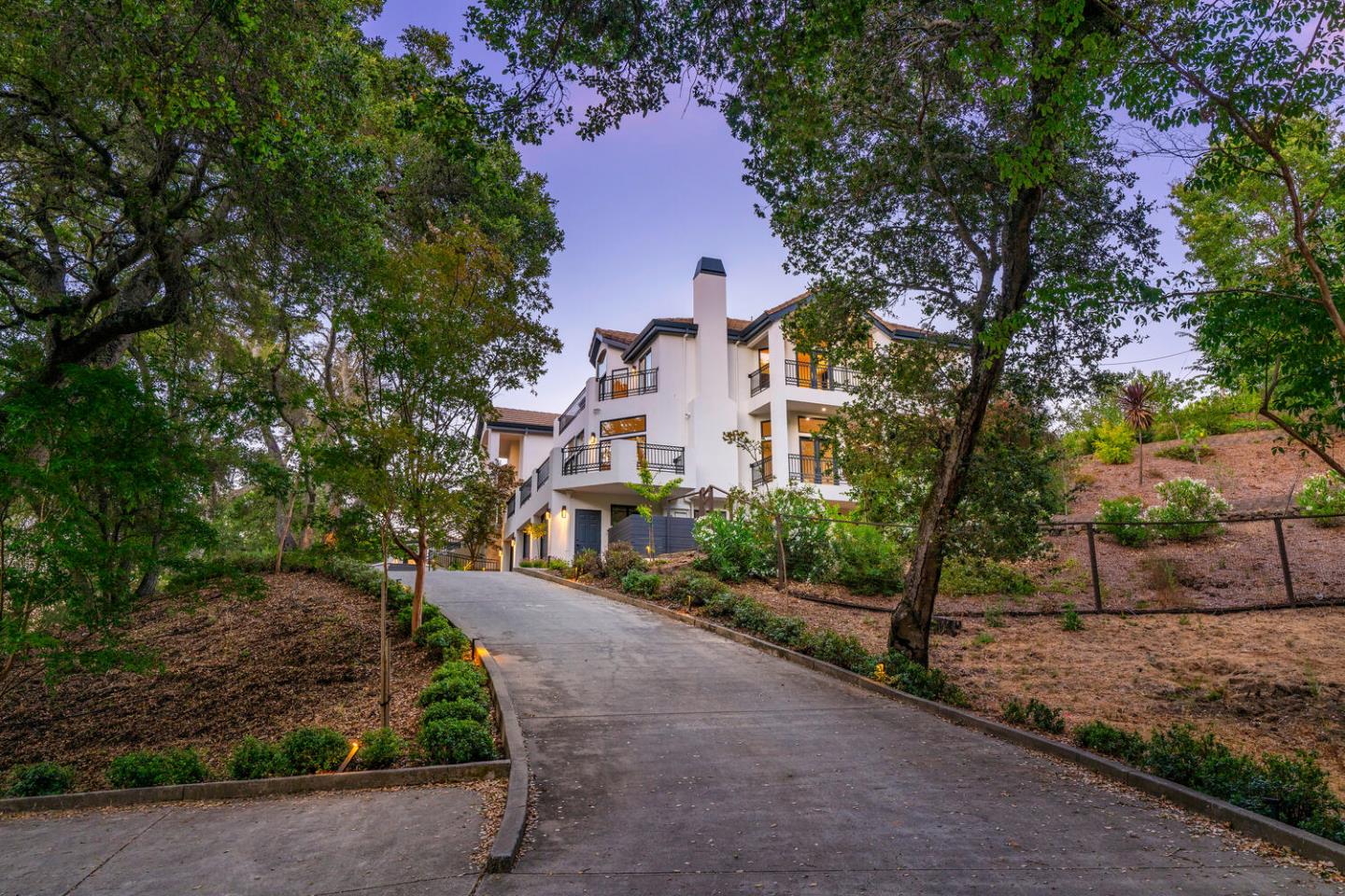 Detail Gallery Image 81 of 91 For 333 Raymundo Dr, Woodside,  CA 94062 - 4 Beds | 4/1 Baths