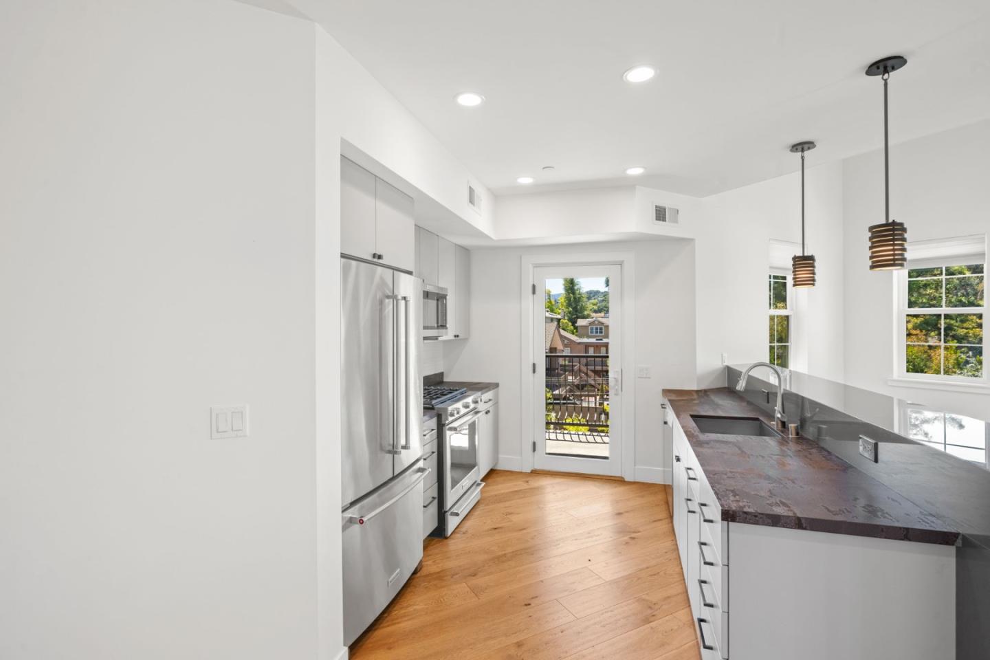 Detail Gallery Image 25 of 64 For 777 Walnut St #307,  San Carlos,  CA 94070 - 2 Beds | 2 Baths