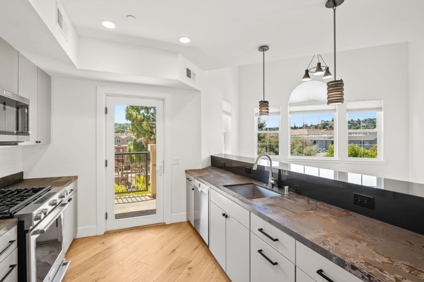 Detail Gallery Image 28 of 64 For 777 Walnut St #307,  San Carlos,  CA 94070 - 2 Beds | 2 Baths
