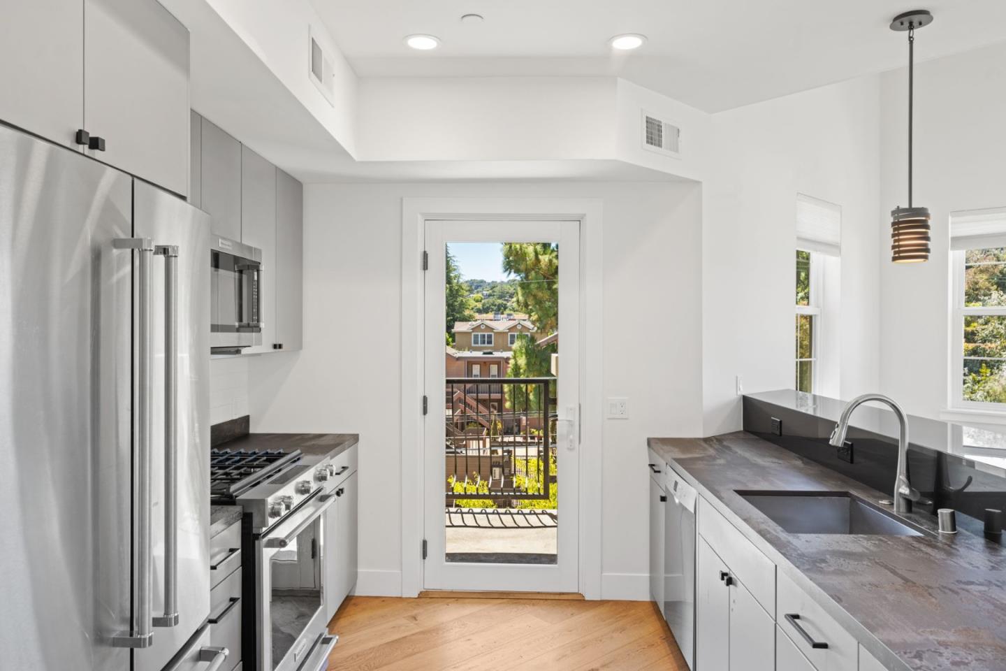 Detail Gallery Image 29 of 64 For 777 Walnut St #307,  San Carlos,  CA 94070 - 2 Beds | 2 Baths
