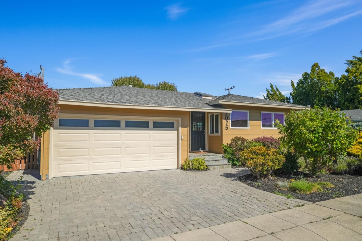 Detail Gallery Image 2 of 32 For 2075 Sullivan St, San Mateo,  CA 94403 - 3 Beds | 2 Baths