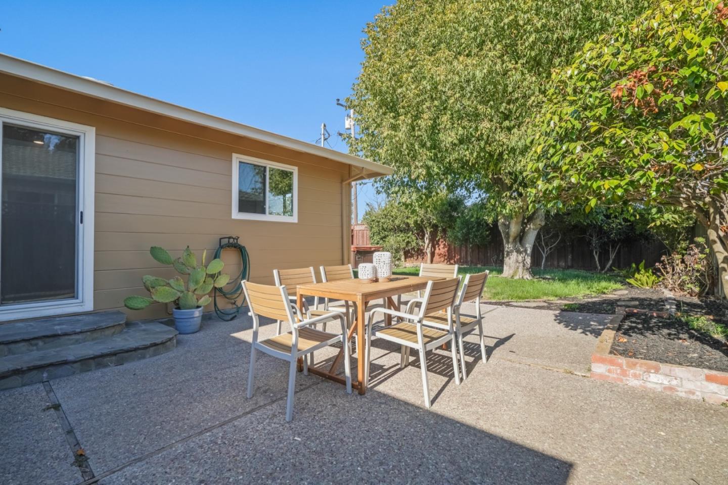 Detail Gallery Image 27 of 32 For 2075 Sullivan St, San Mateo,  CA 94403 - 3 Beds | 2 Baths