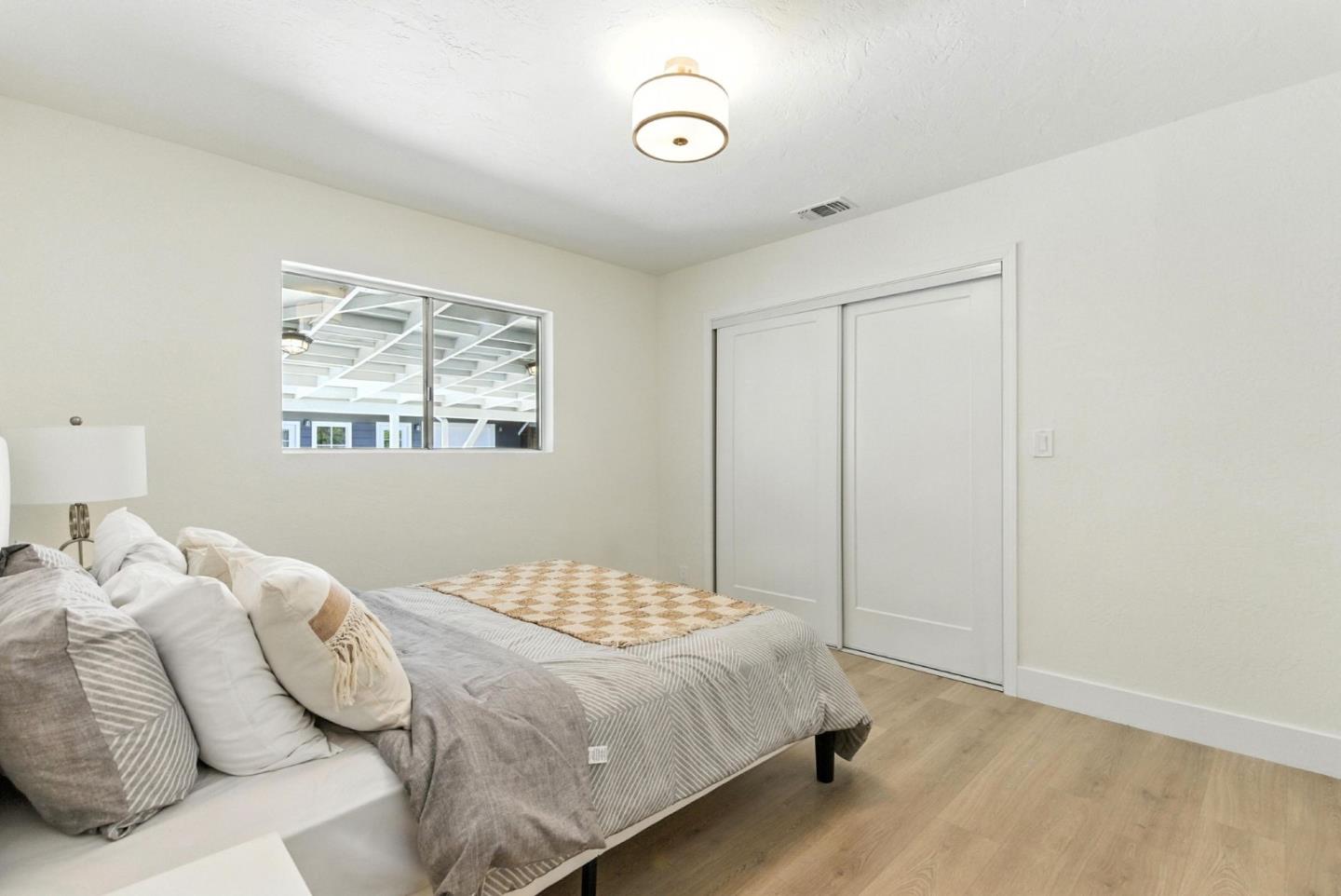 Detail Gallery Image 17 of 41 For 15591 Loma Vista Ave, Los Gatos,  CA 95032 - 5 Beds | 2 Baths