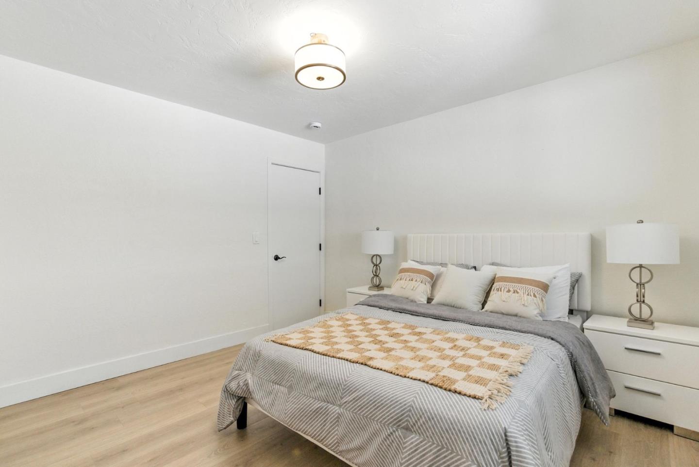 Detail Gallery Image 18 of 41 For 15591 Loma Vista Ave, Los Gatos,  CA 95032 - 5 Beds | 2 Baths