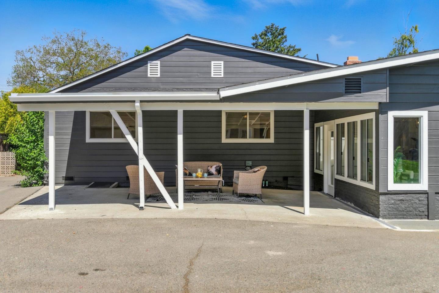 Detail Gallery Image 34 of 41 For 15591 Loma Vista Ave, Los Gatos,  CA 95032 - 5 Beds | 2 Baths