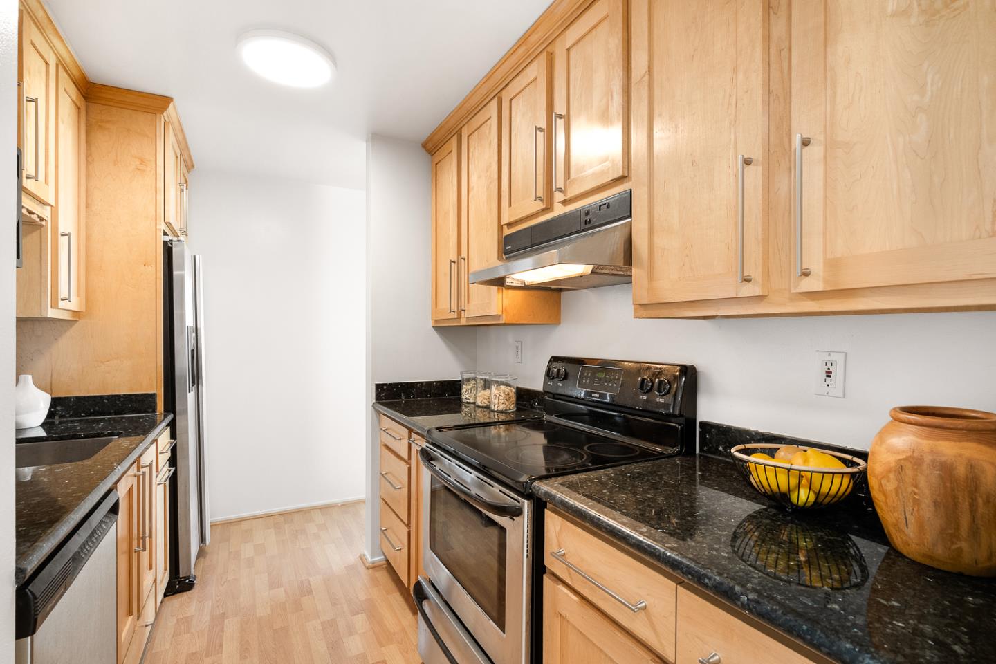 Detail Gallery Image 10 of 29 For 320 Vallejo Dr #40,  Millbrae,  CA 94030 - 2 Beds | 2 Baths