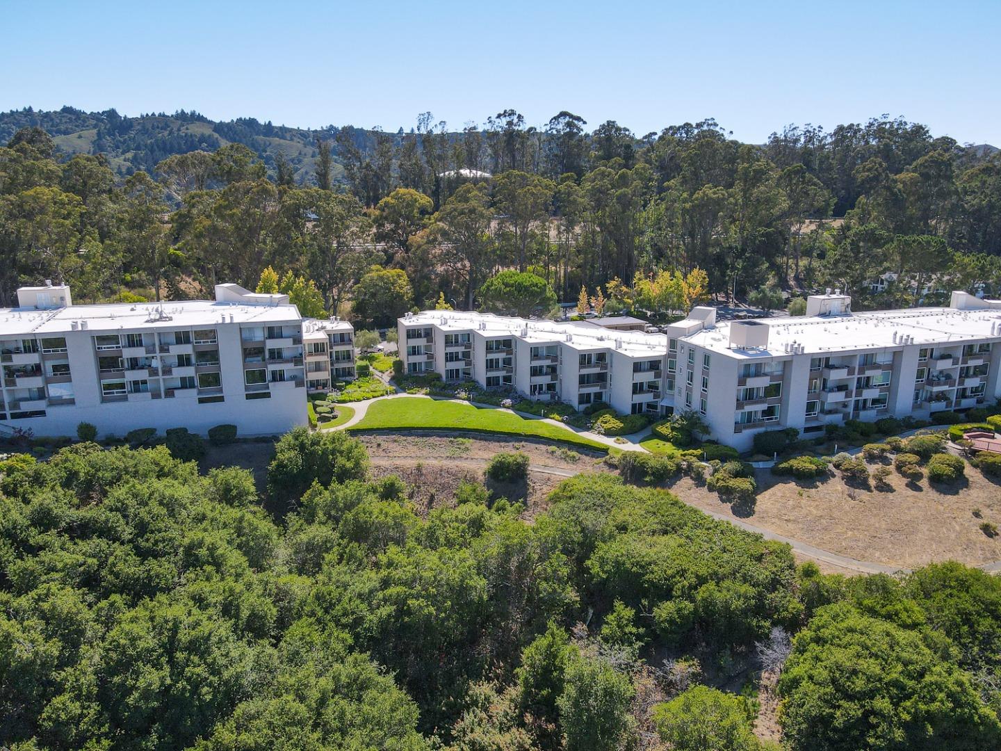 Detail Gallery Image 27 of 29 For 320 Vallejo Dr #40,  Millbrae,  CA 94030 - 2 Beds | 2 Baths