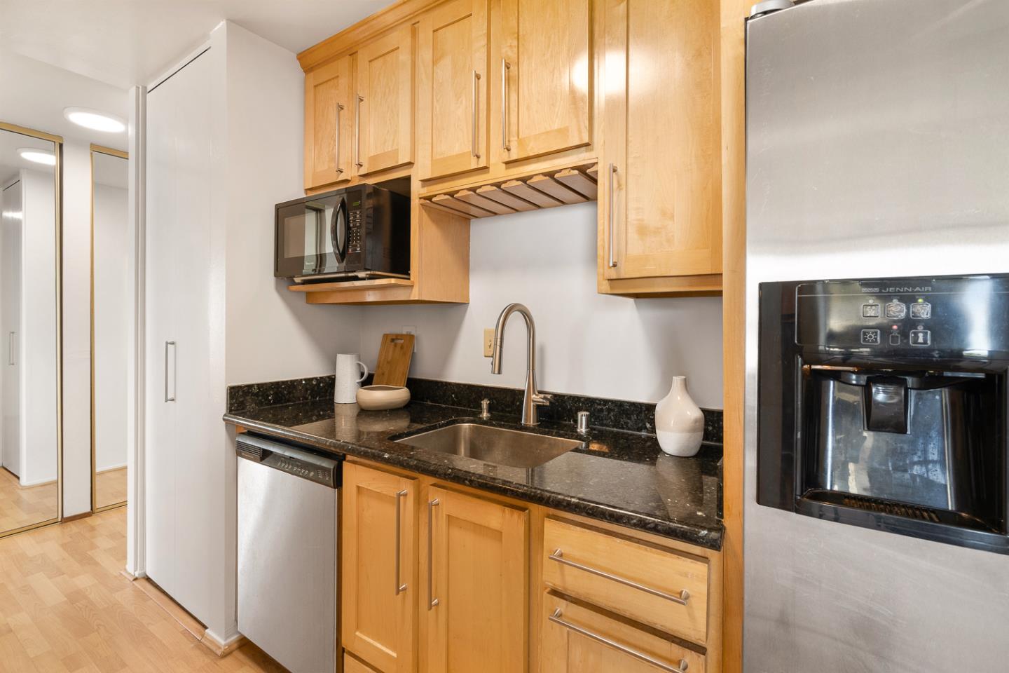 Detail Gallery Image 9 of 29 For 320 Vallejo Dr #40,  Millbrae,  CA 94030 - 2 Beds | 2 Baths
