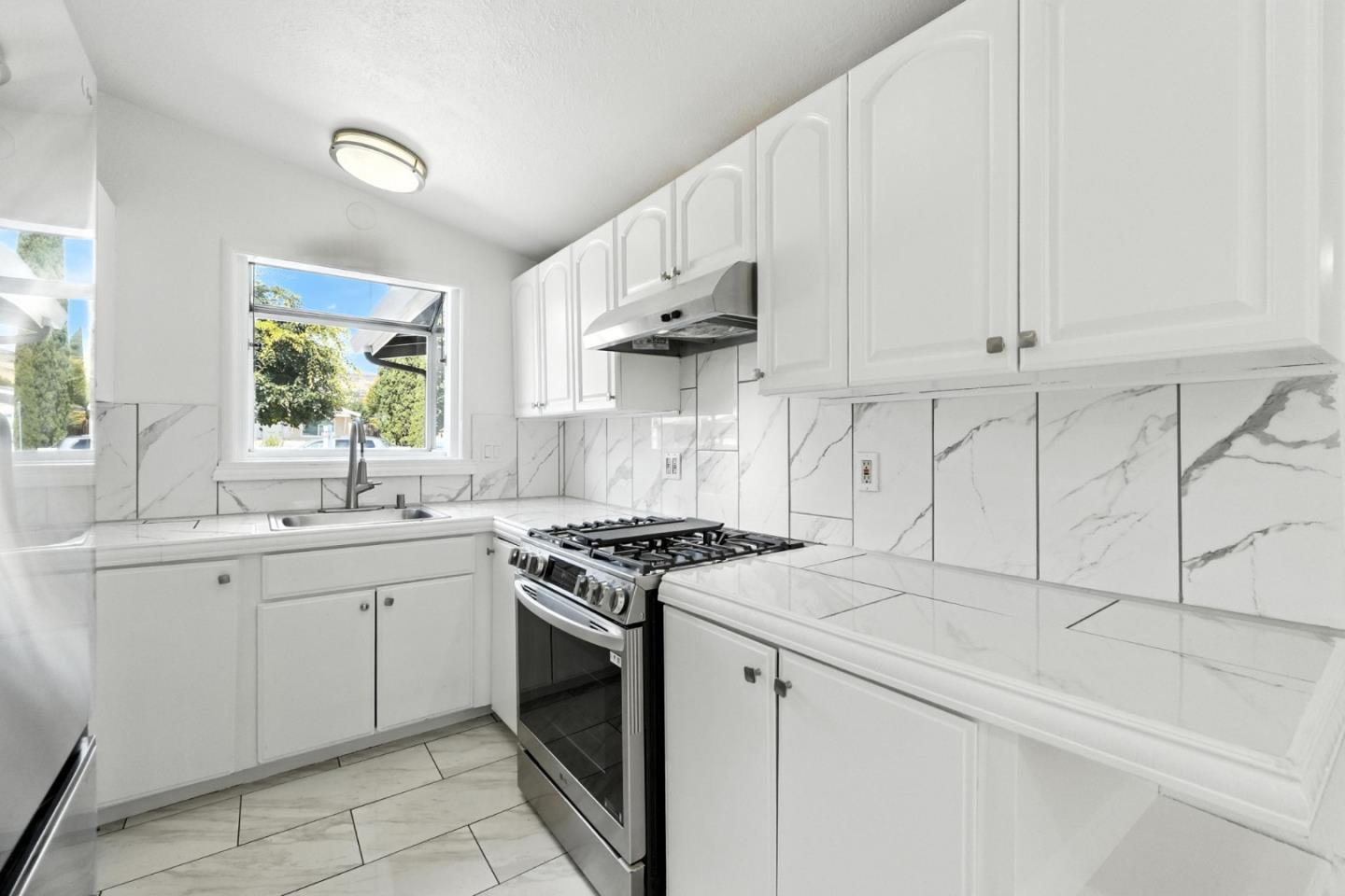 Detail Gallery Image 14 of 52 For 1465 Mount Shasta Dr, San Jose,  CA 95127 - 3 Beds | 2 Baths