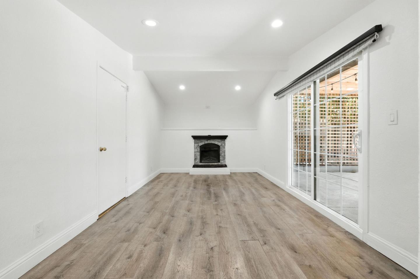 Detail Gallery Image 5 of 52 For 1465 Mount Shasta Dr, San Jose,  CA 95127 - 3 Beds | 2 Baths