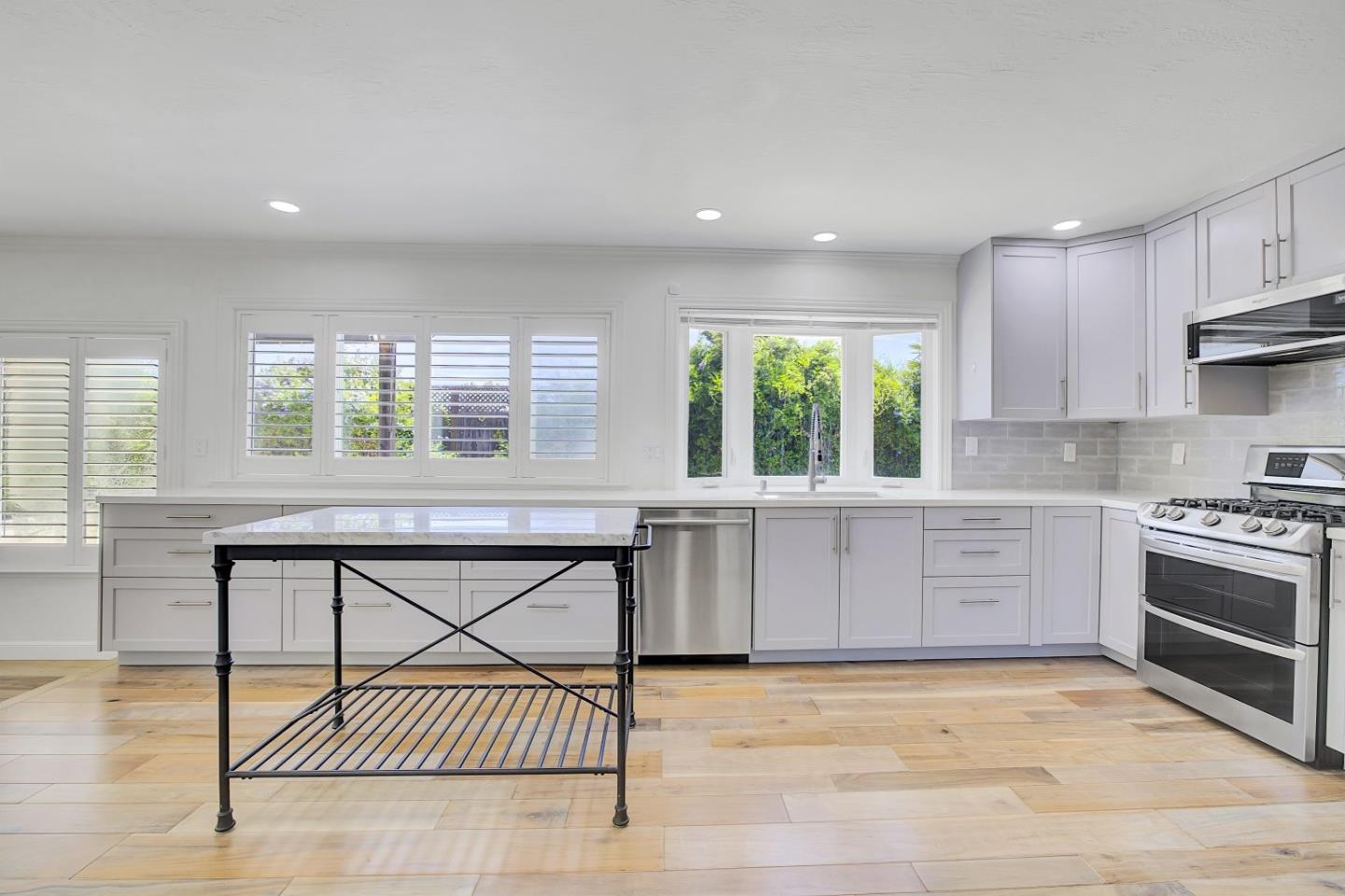 Detail Gallery Image 9 of 33 For 4563 Gatetree, Pleasanton,  CA 94566 - 4 Beds | 3/1 Baths