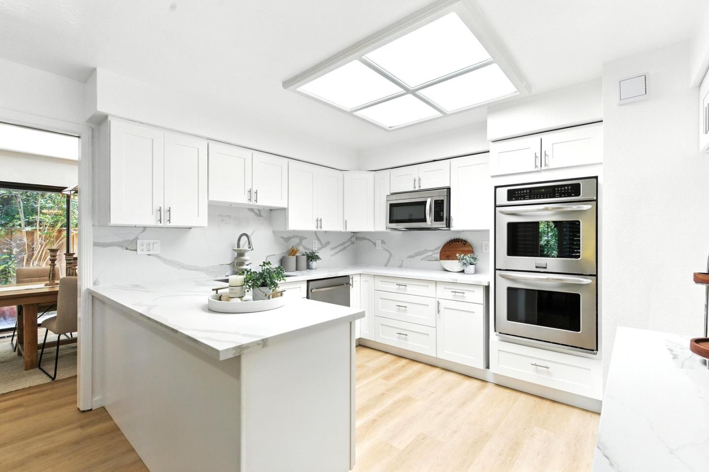 Detail Gallery Image 5 of 45 For 23000 Stonebridge, Cupertino,  CA 95014 - 3 Beds | 2 Baths