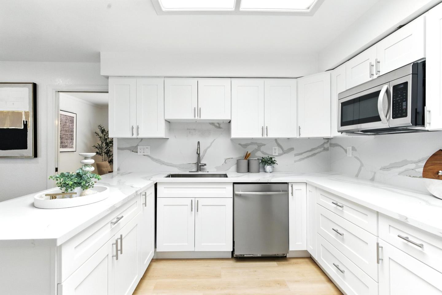 Detail Gallery Image 8 of 45 For 23000 Stonebridge, Cupertino,  CA 95014 - 3 Beds | 2 Baths