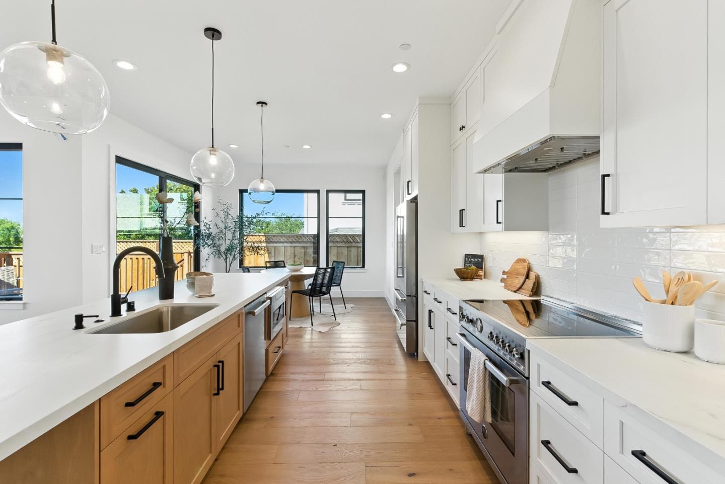 Detail Gallery Image 13 of 49 For 312 W 39th Ave, San Mateo,  CA 94403 - 4 Beds | 3/1 Baths