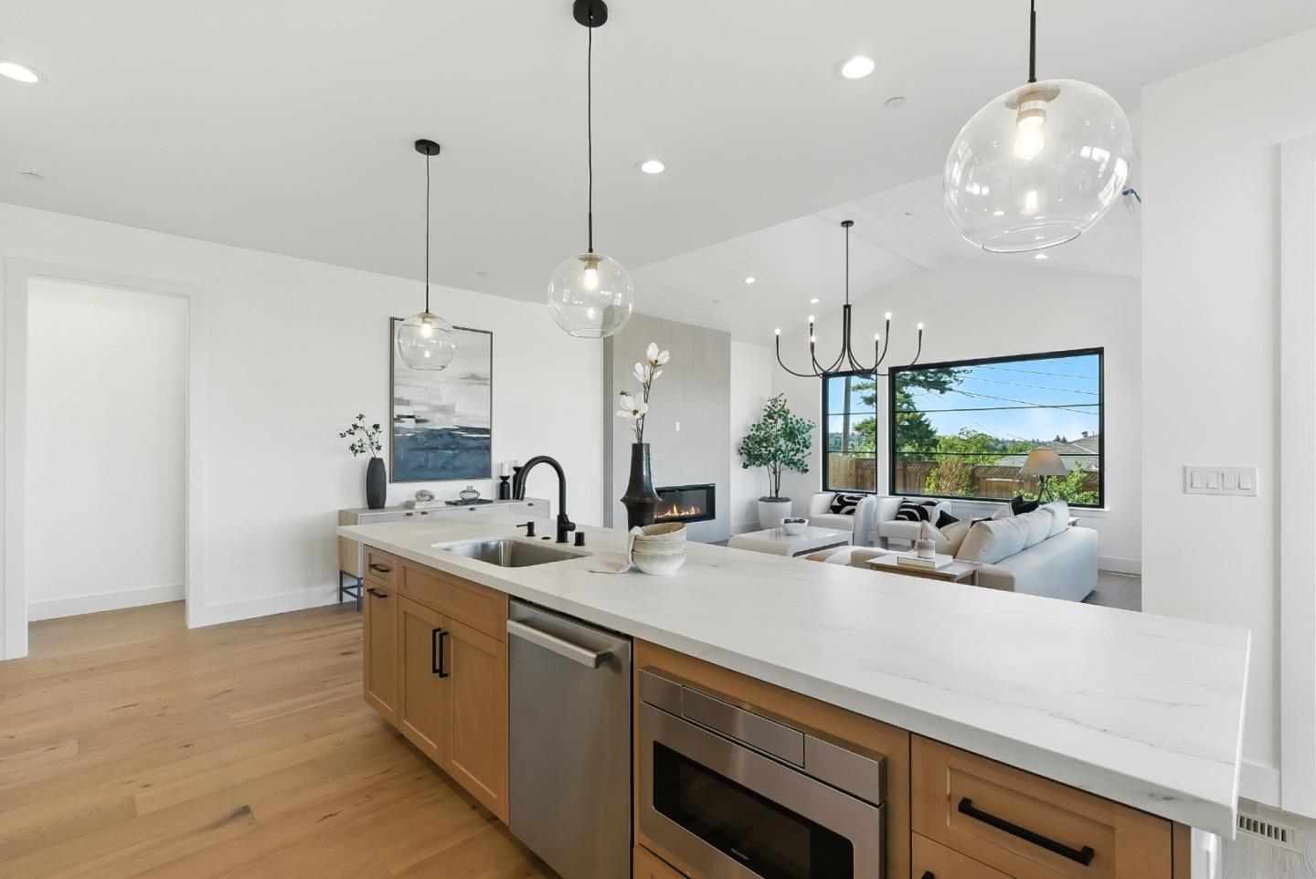 Detail Gallery Image 14 of 49 For 312 W 39th Ave, San Mateo,  CA 94403 - 4 Beds | 3/1 Baths