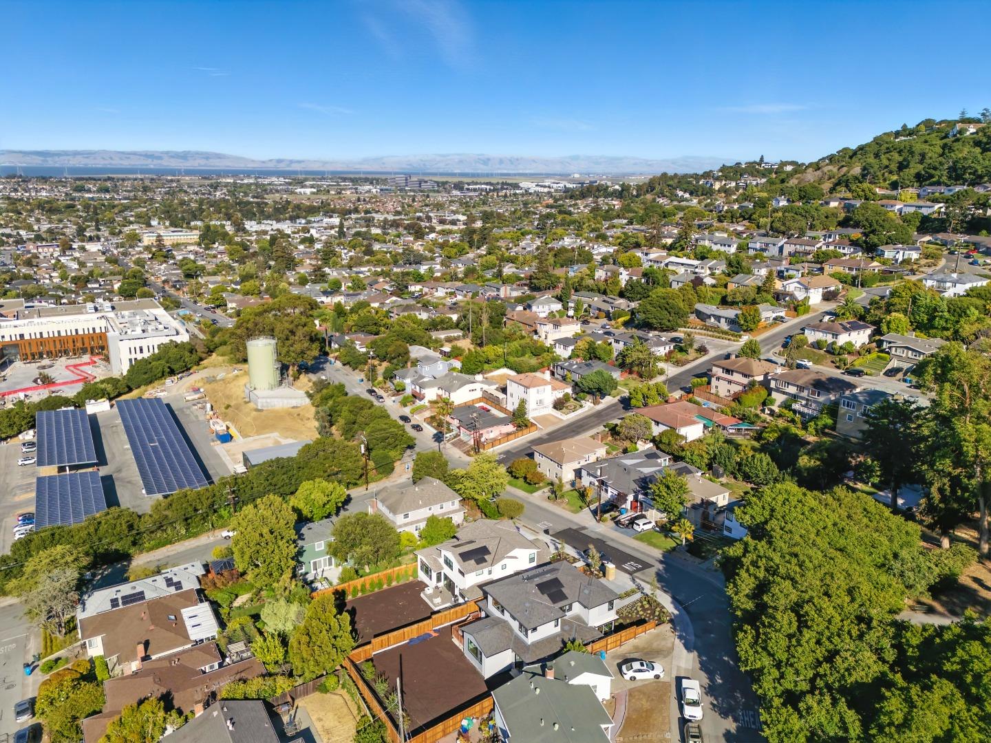 Detail Gallery Image 47 of 49 For 312 W 39th Ave, San Mateo,  CA 94403 - 4 Beds | 3/1 Baths