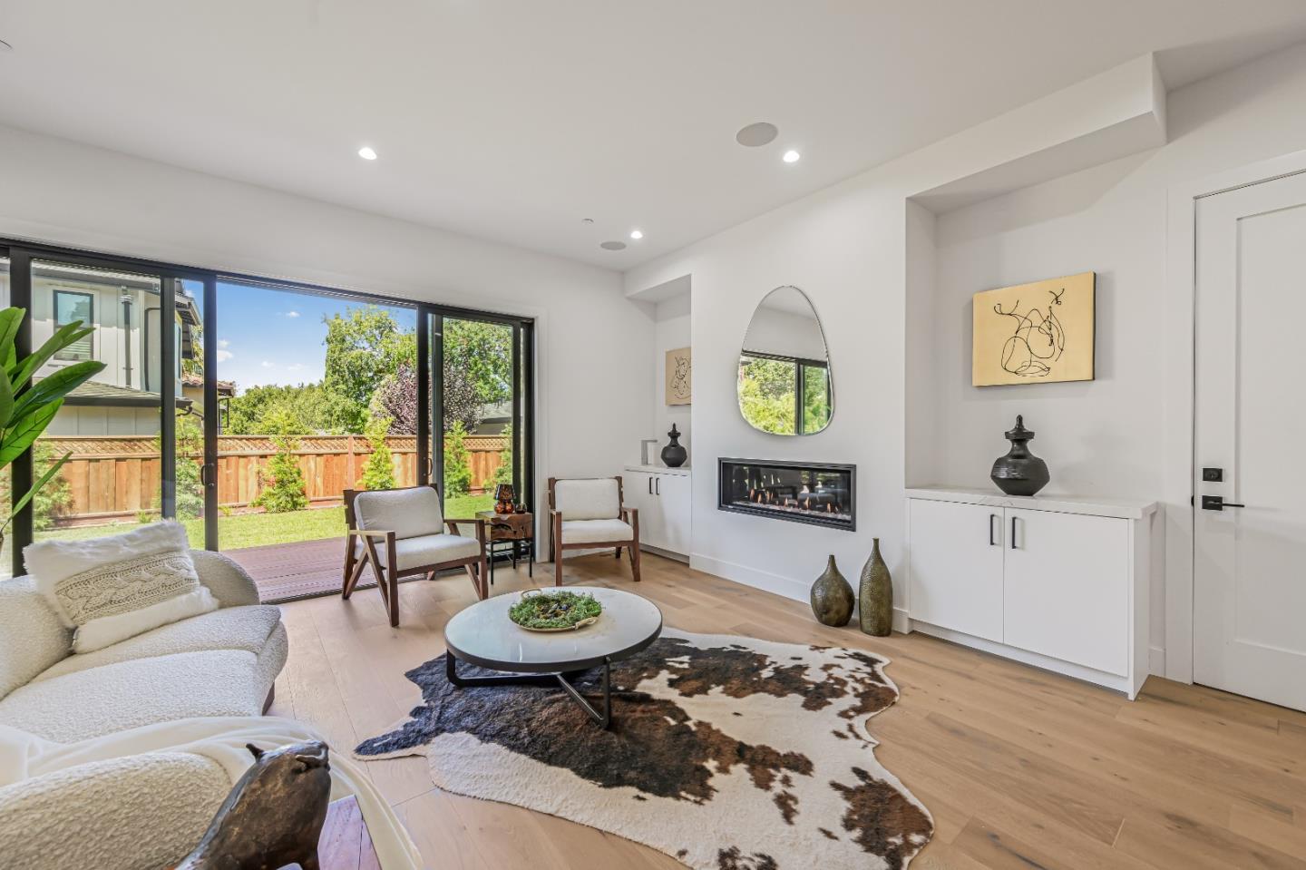 Detail Gallery Image 11 of 44 For 980 Lucky Ave, Menlo Park,  CA 94025 - 4 Beds | 4/1 Baths