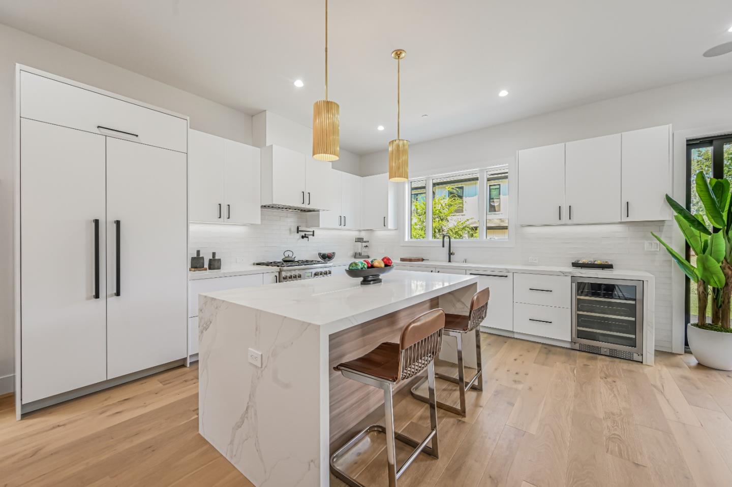 Detail Gallery Image 17 of 44 For 980 Lucky Ave, Menlo Park,  CA 94025 - 4 Beds | 4/1 Baths