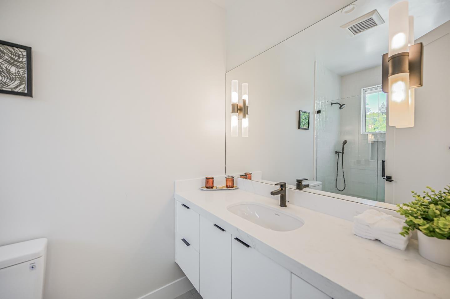 Detail Gallery Image 26 of 44 For 980 Lucky Ave, Menlo Park,  CA 94025 - 4 Beds | 4/1 Baths