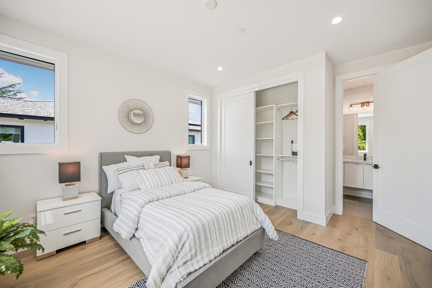 Detail Gallery Image 28 of 44 For 980 Lucky Ave, Menlo Park,  CA 94025 - 4 Beds | 4/1 Baths