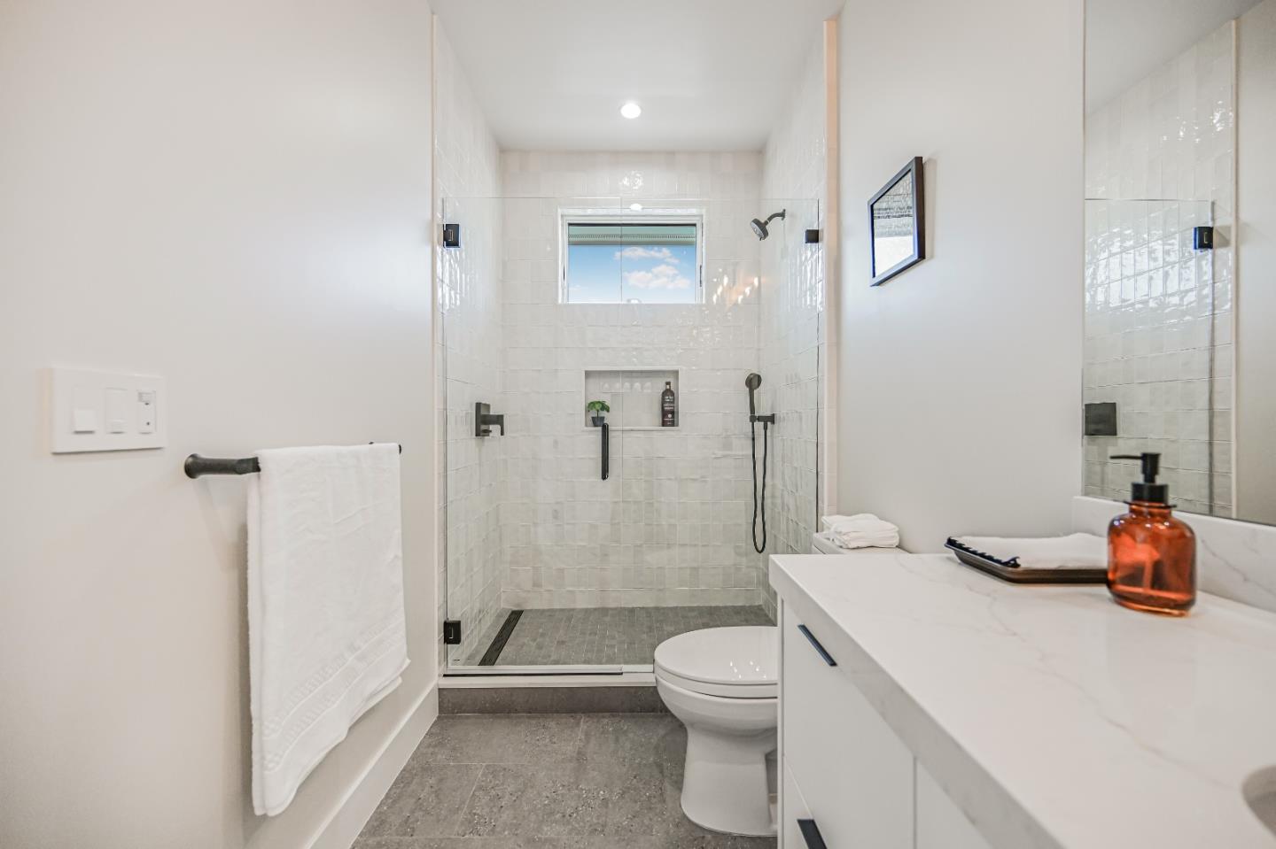 Detail Gallery Image 29 of 44 For 980 Lucky Ave, Menlo Park,  CA 94025 - 4 Beds | 4/1 Baths